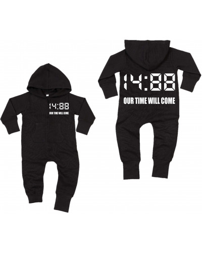 Bestickter Baby Strampler (1488 Our time will come)
