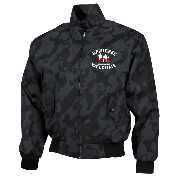 Bestickte Harrington Jacke, Camo - Refugees not welcome