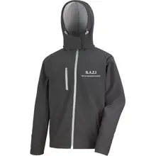 Bestickte Herren Softshell Kapuzenjacke - Nazi nicht an Zuwanderung interessiert - gewählte Variante