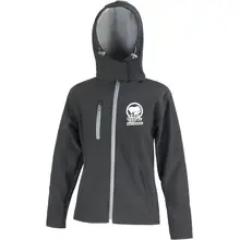 Bestickte Damen Softshell Kapuzenjacke - Komm zur Revolution Vorderseite