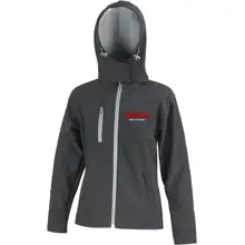 Bestickte Damen Softshell Kapuzenjacke - Consdaple, made in Germany Vorderseite