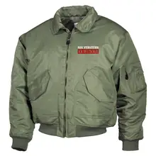 Bestickte Herren CWU Jacke, Oliv - Nix verstehen, ich deutscher Vorderseite