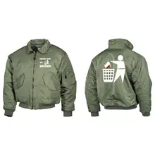 Bestickte Herren CWU Jacke, Oliv - Keinen Bock auf Zecken Vorder- und Rückseite
