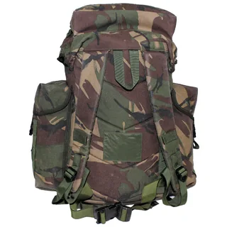 Brit. Rucksack, "Patrol", Seitentaschen, DPM tarn, gebr.
