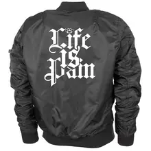 Bestickte MA1 Bomberjacke "Leichtversion" Schwarz - Life is Pain Rückseite