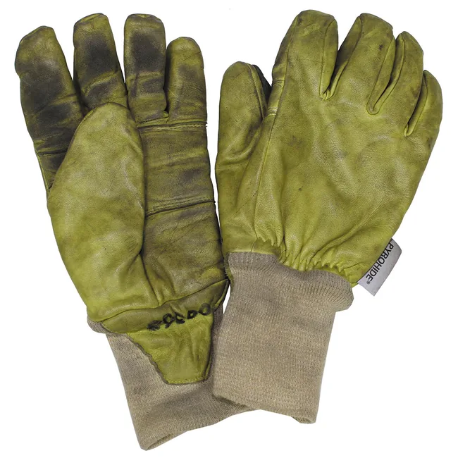 Brit. Feuerwehr-Lederhandschuh, gef.,"Firemaster III", gebr.