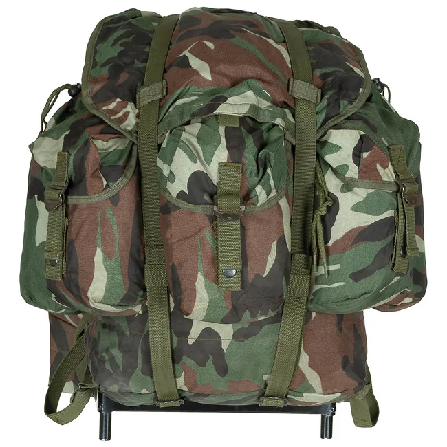 Türk. Rucksack, tarn, gebr., Metallgestell